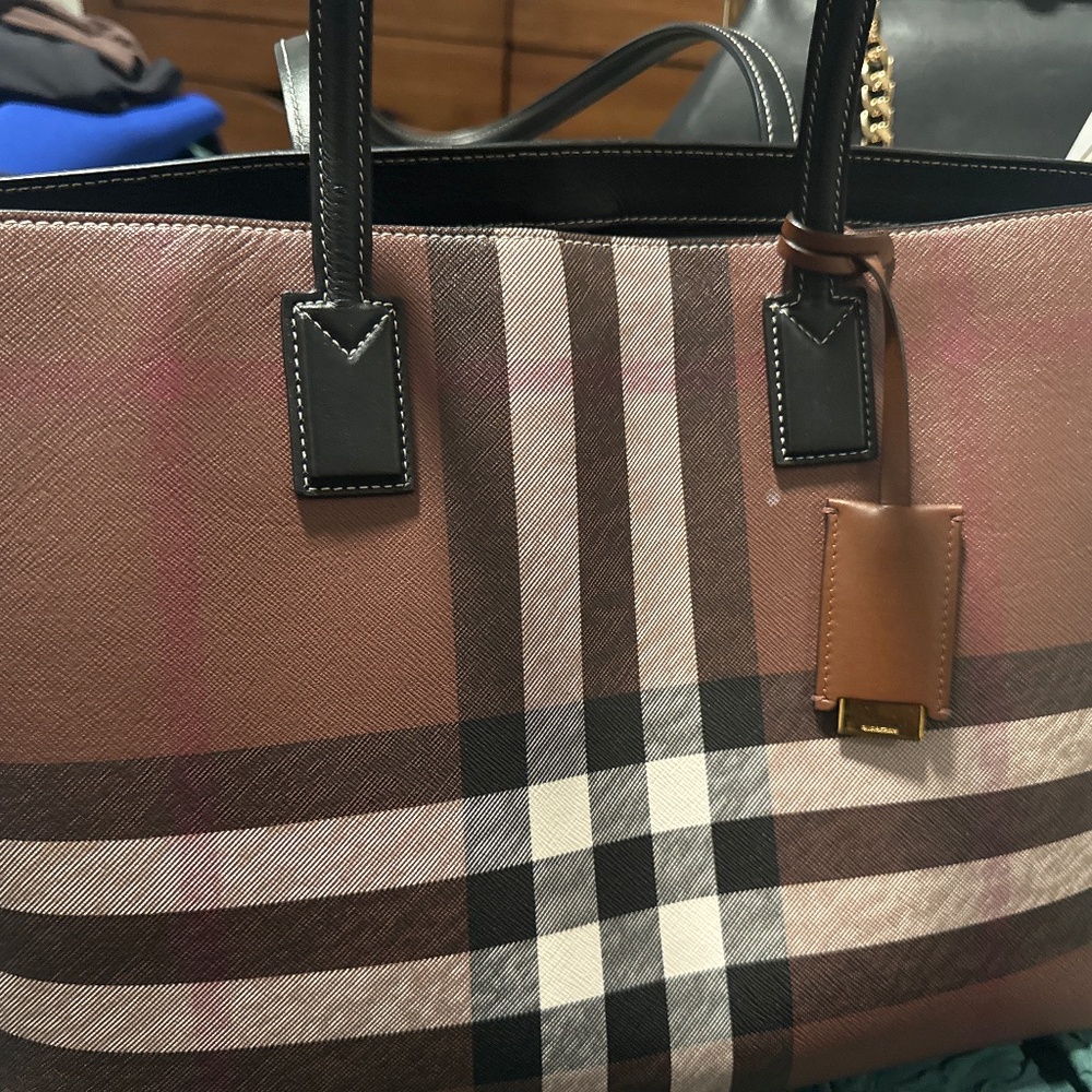 Burberry Large tote